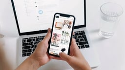 Using AI to Create Engaging Social Media Visuals