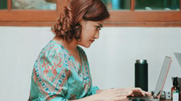 Learn how to use veraAI fact-checking tools with a series of EBU Academy video tutorials